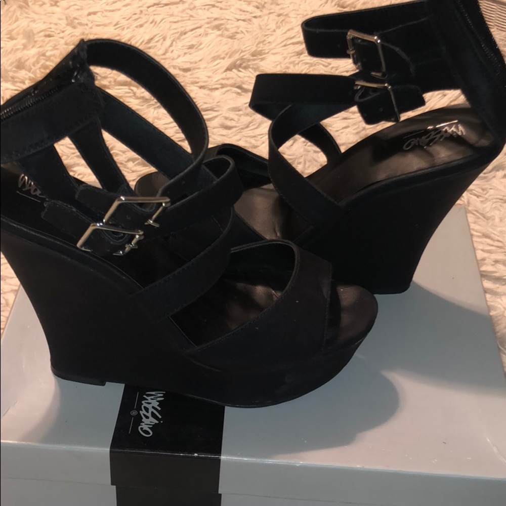 Black 5 inch wedges